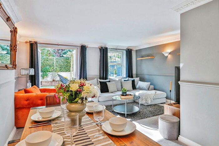 2 Bedroom Flat For Sale In Cambridge Road, Bournemouth, BH2