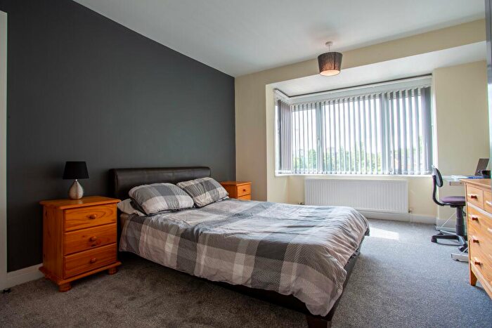 5 Bedroom House To Rent In Cotswold Close, LE11