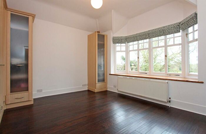 4 Bedroom House To Rent In Tilley Lane, Headley, Epsom, KT18
