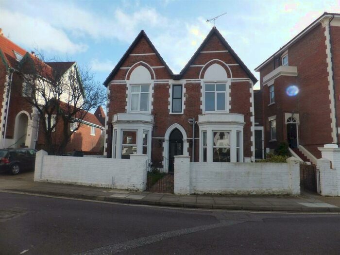 2 Bedroom Apartment To Rent In Kenilworth Road, Southsea, PO5