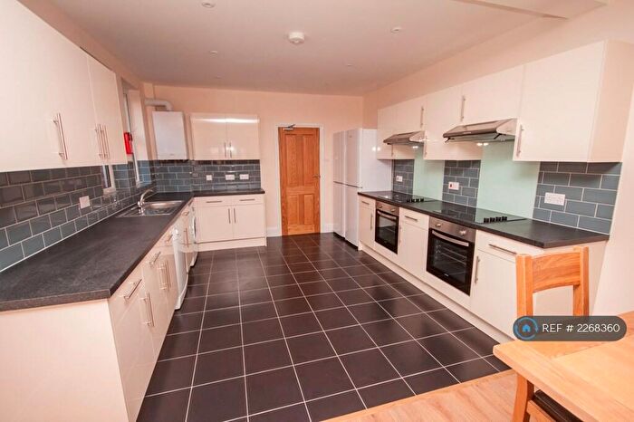 8 Bedroom Semi-Detached House To Rent In Wilton Avenue, Southampton, SO15