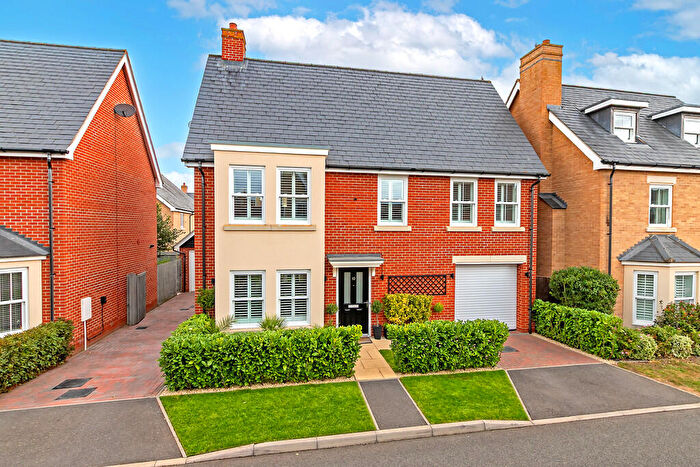 4 Bedroom Detached House For Sale In Maunder Avenue, Biggleswade, SG18