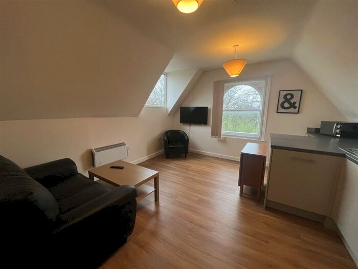 2 Bedroom Flat To Rent In Pearson Park, Hull, HU5