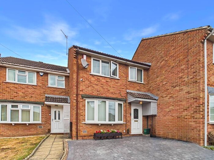 3 Bedroom Town House For Sale In Underhill Close, Sunnyhill, DE23