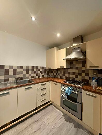 2 Bedroom Flat For Sale In Drapers Fields, Coventry, CV1