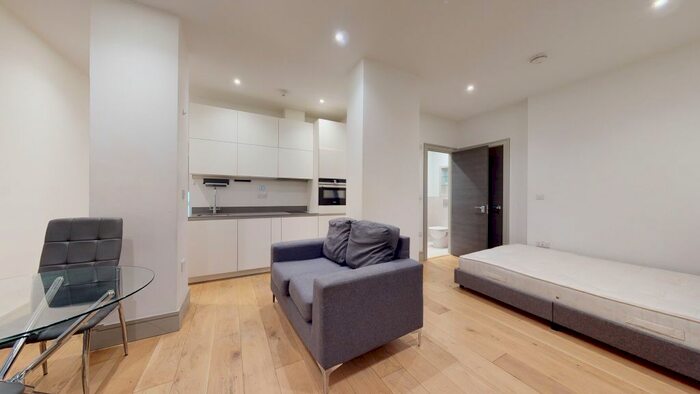 Studio To Rent In Lawrence Road, London, N15