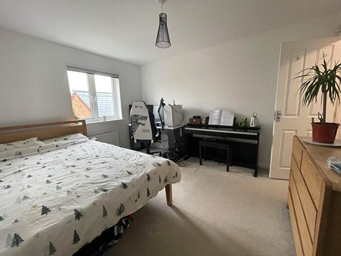 4 Bedroom Detached House For Sale In Arnold Rise, Biggleswade, SG18