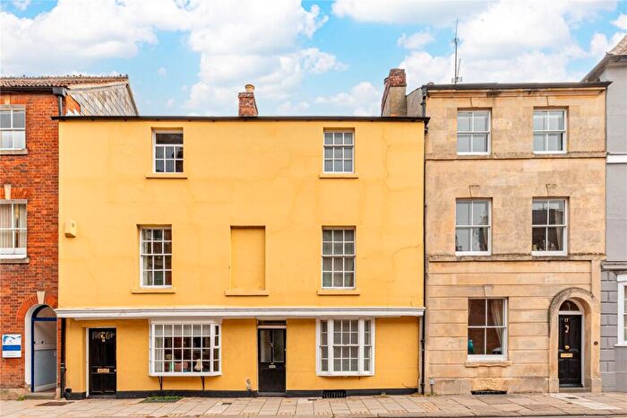 3 Bedroom Town House For Sale In Long Street, Devizes, Wiltshire, SN10