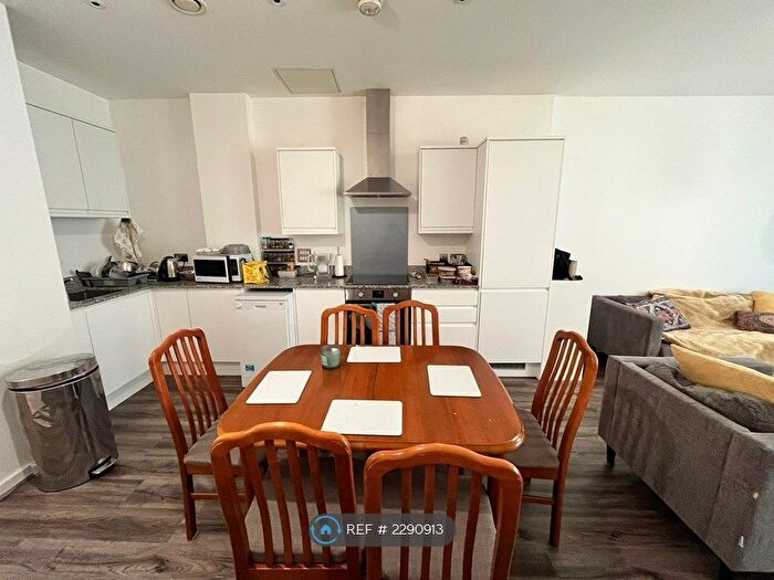 2 Bedroom Flat To Rent In Ilford Hill, London, IG1