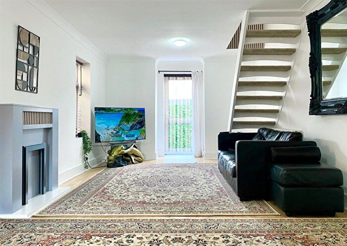 2 Bedroom Detached House For Sale In New Road, Orpington, BR6