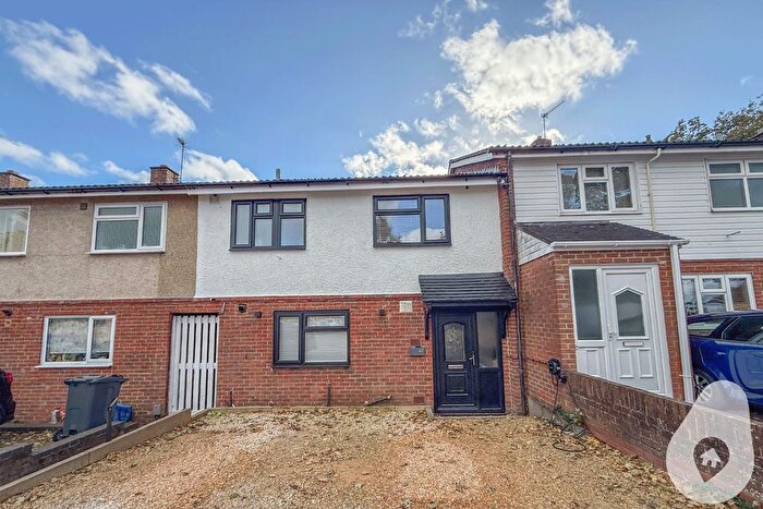 3 Bedroom Terraced House For Sale In Drakes Drive, Stevenage, Hertfordshire, SG2