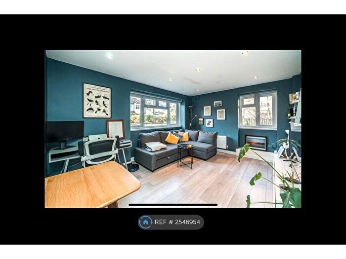1 Bedroom Flat To Rent In Arlington Lodge, London, SW2
