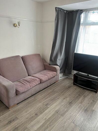 3 Bedroom Semi Detached House To Rent In Bembridge Close, Leicester, LE3