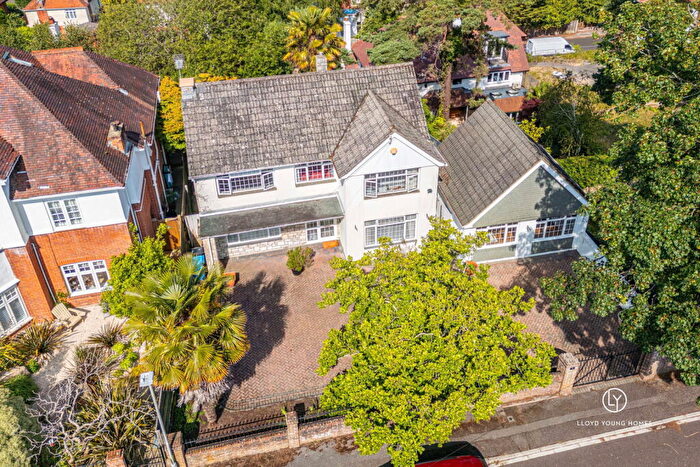 3 Bedroom Detached House For Sale In Motcombe Road, Branksome Park, Poole, BH13