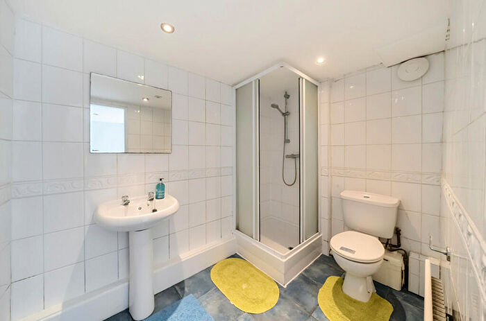 3 Bedroom Terraced House For Sale In Barnbrough Street, Burley, Leeds, LS4