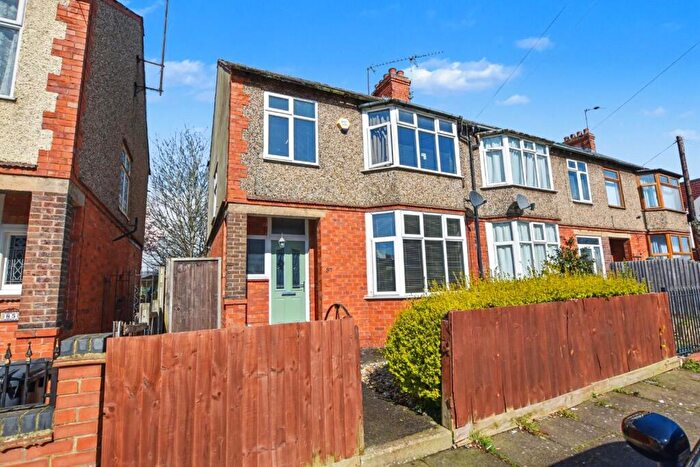 3 Bedroom Semi Detached House For Sale In Broadway East, Northampton, NN3