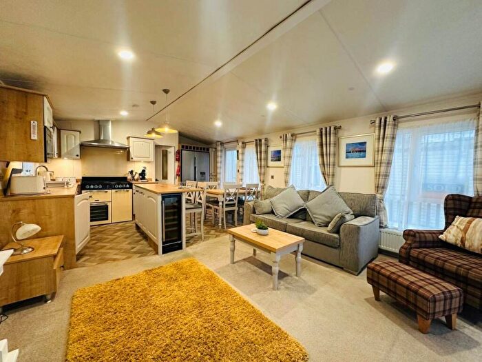2 Bedroom Caravan For Sale In Perowne Way, Sandown, PO36