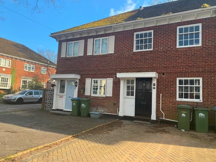 3 Bedroom Terraced House To Rent In Rutland Court, Balaclava Road, Southampton, SO18