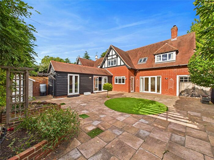 4 Bedroom Semi-Detached House For Sale In Wootton Drive, Ipswich, Suffolk, IP1