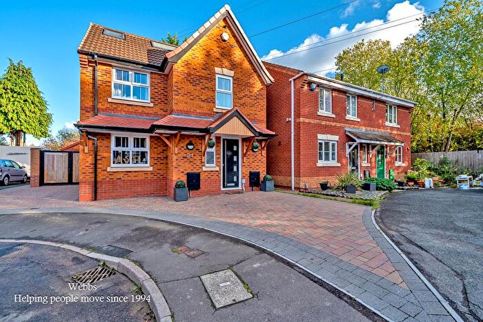 4 Bedroom Detached House For Sale In Balmoral Way, Walsall, WS2