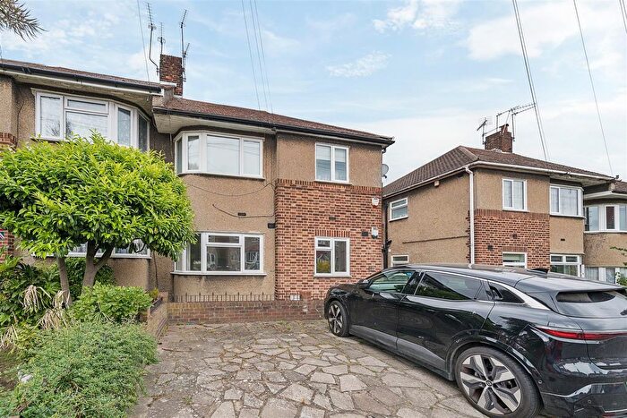 2 Bedroom Maisonette To Rent In Downbank Avenue, Barneshurst, DA7