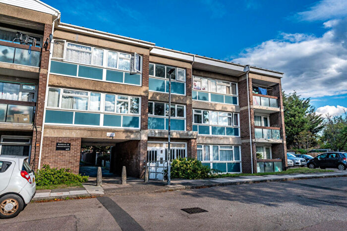 2 Bedroom Flat To Rent In Kidbrooke Park Close, Blackheath, London, SE3