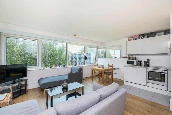 2 Bedroom Flat To Rent In George Beard Road, London, SE8