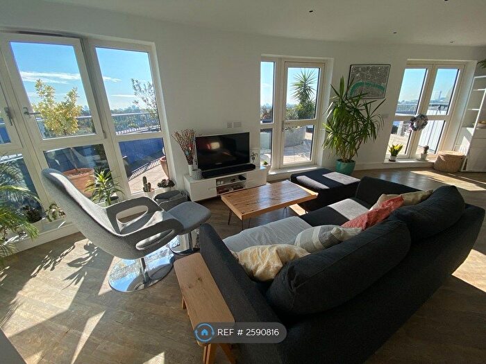 2 Bedroom Flat To Rent In Queensland Road, London, N7