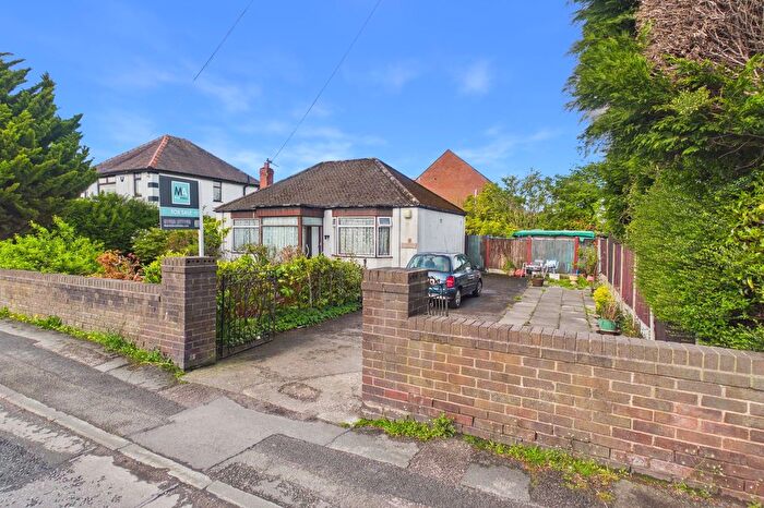 3 Bedroom Detached House For Sale In Lingley Road, Great Sankey, WA5