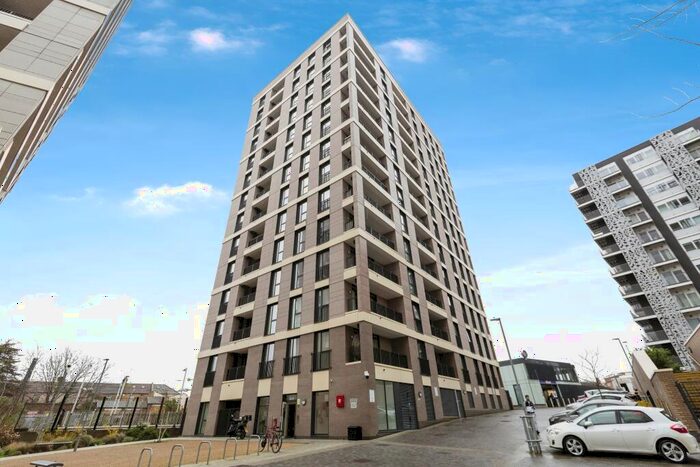 2 Bedroom House To Rent In Hutton Court, Ilford Hill, IG1