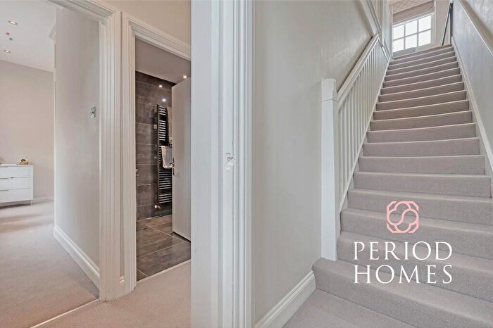 2 Bedroom Duplex For Sale In Market Place, Ingatestone, CM4