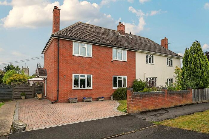 3 Bedroom Semi-Detached House For Sale In Tower View, Rowde, SN10