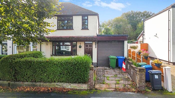 2 Bedroom End Terrace House For Sale In West Avenue, Warrington, WA2