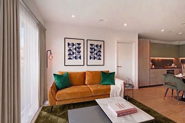 1 Bedroom Flat To Rent In Potters Road, Potters Road, SW6