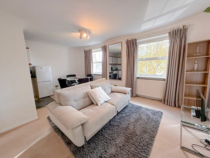 1 Bedroom Flat To Rent In Ovington Square, SW3