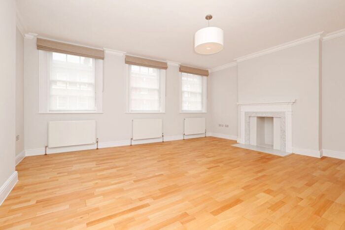 2 Bedroom Flat To Rent In Upper Berkeley Street, London, W1H