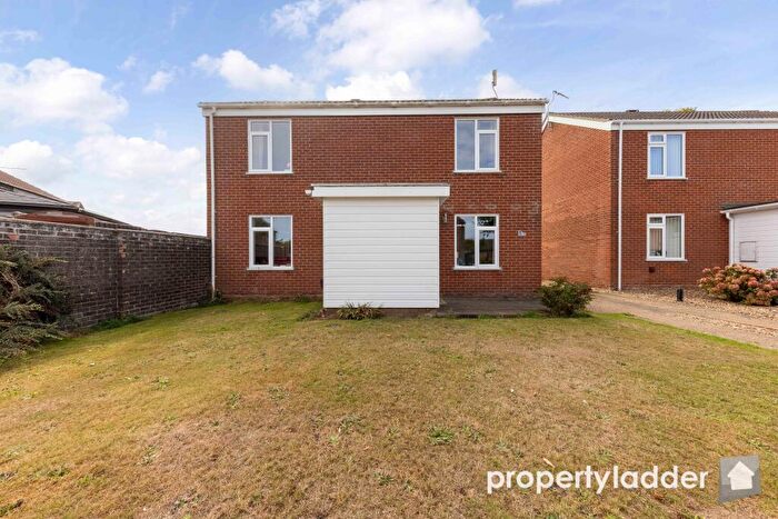 4 Bedroom Detached House For Sale In Chestnut Avenue, Spixworth, Norfolk, NR10