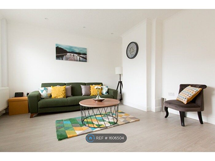 2 Bedroom Terraced House To Rent In House, Dartford, DA2