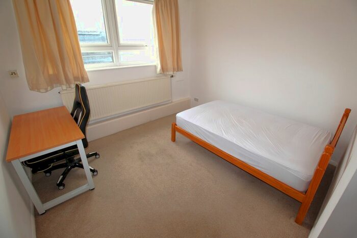 1 Bedroom Flat To Rent In Friary House, The Friary, Guildford GU1