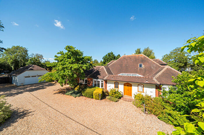 4 Bedroom Detached House For Sale In Shantock Lane, Hemel Hempstead, HP3