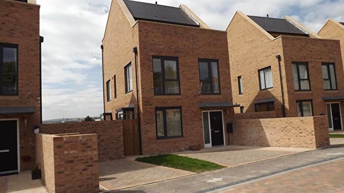 4 Bedroom Detached House To Rent In Castle Croft Drive, S2