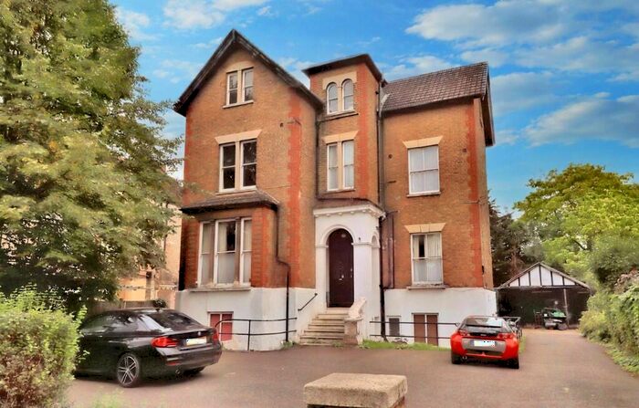 1 Bedroom Apartment To Rent In Arnison Road, East Molesey, Surrey, KT8