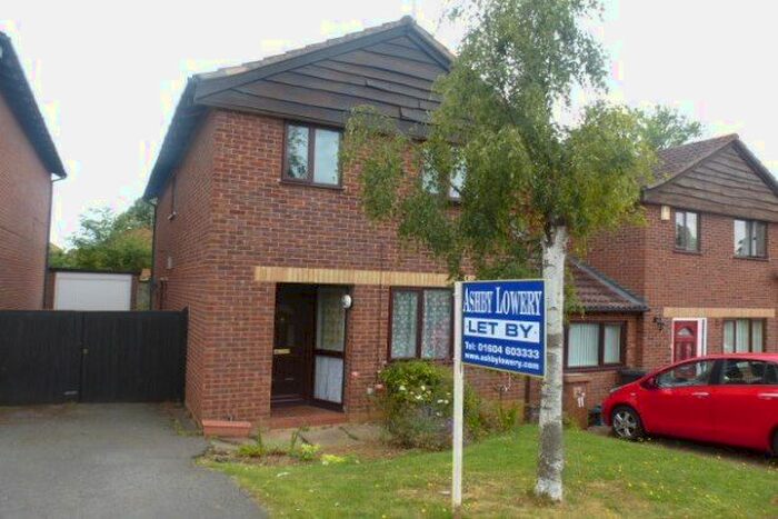 4 Bedroom Detached House To Rent In Codlin Close, Northampton, NN3