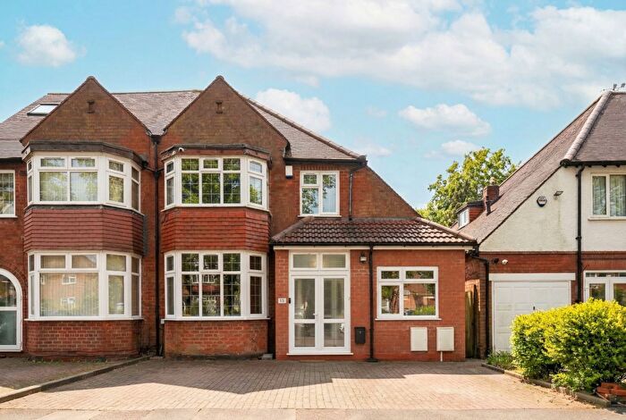 4 Bedroom Semi Detached House For Sale In Ferndale Road, Hall Green, B28