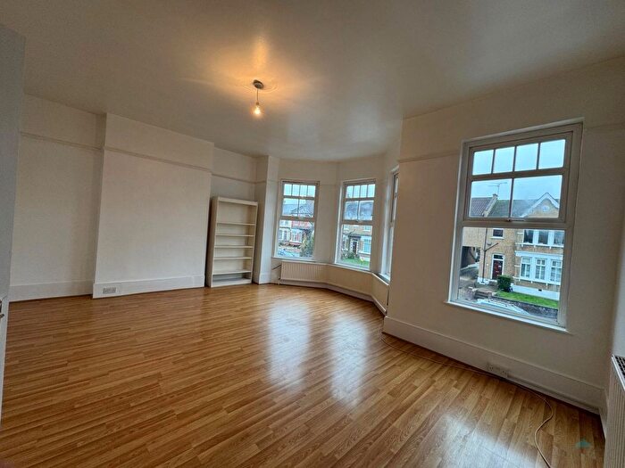 2 Bedroom Flat To Rent In Brownlow Road, Bounds Green, N11