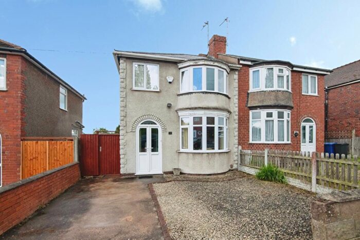 3 Bedroom Semi-Detached House For Sale In Beecher Road, Halesowen, West Midlands, B63