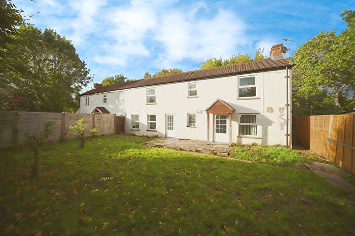 3 Bedroom Semi-detached House For Sale In Hyde Lane, Bathpool, Taunton, TA2
