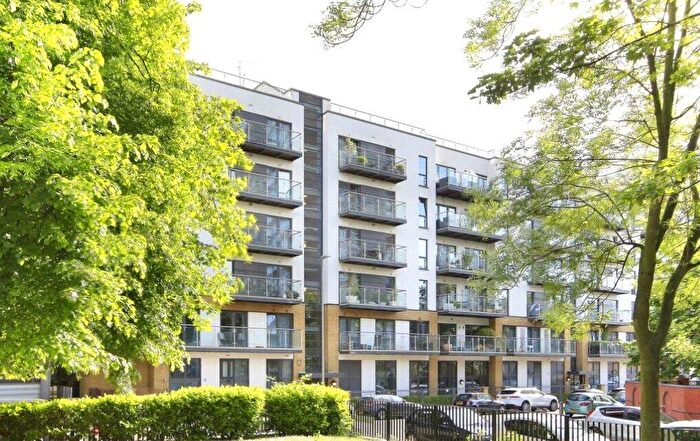 2 Bedroom Apartment To Rent In Gwynne Road, London, SW11