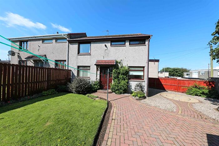 3 Bedroom Semi-Detached House For Sale In Huntly Drive, Glenrothes, KY6