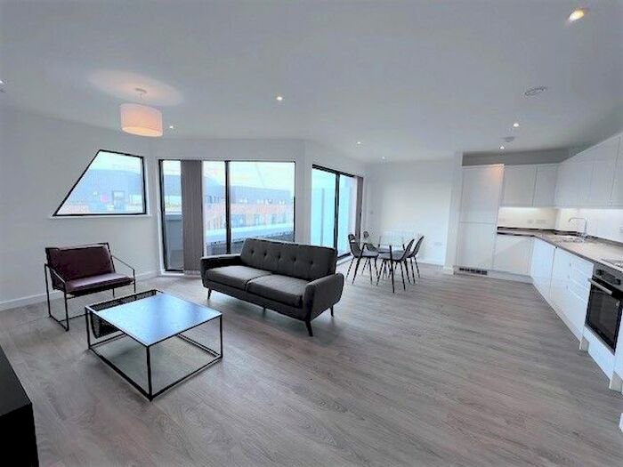 2 Bedroom Flat To Rent In Leacon Road, Ashford, TN23